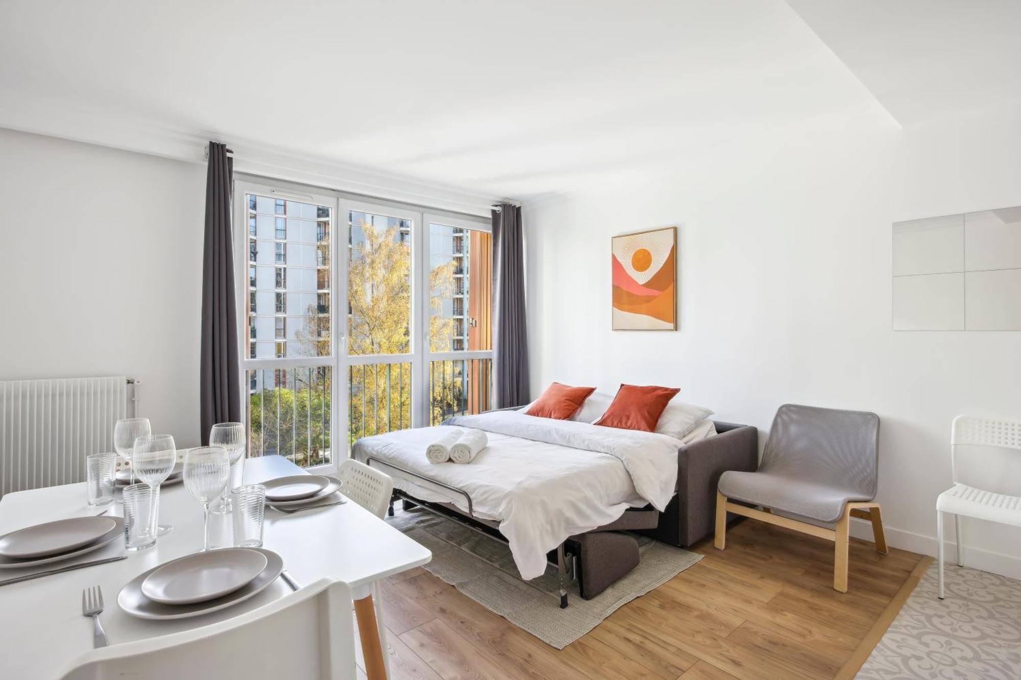 Appartement Chic Apart With Parking à Chaville Extérieur photo